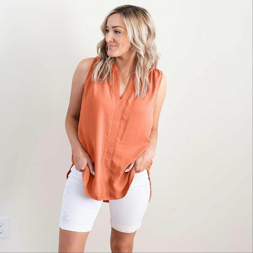Chemisier sans manches à col fendu en laine tissée couleur pêche