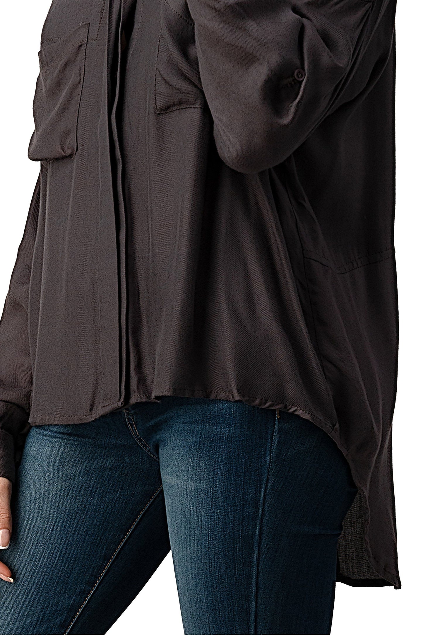 Camisa oversize con botones y bolsillos delanteros