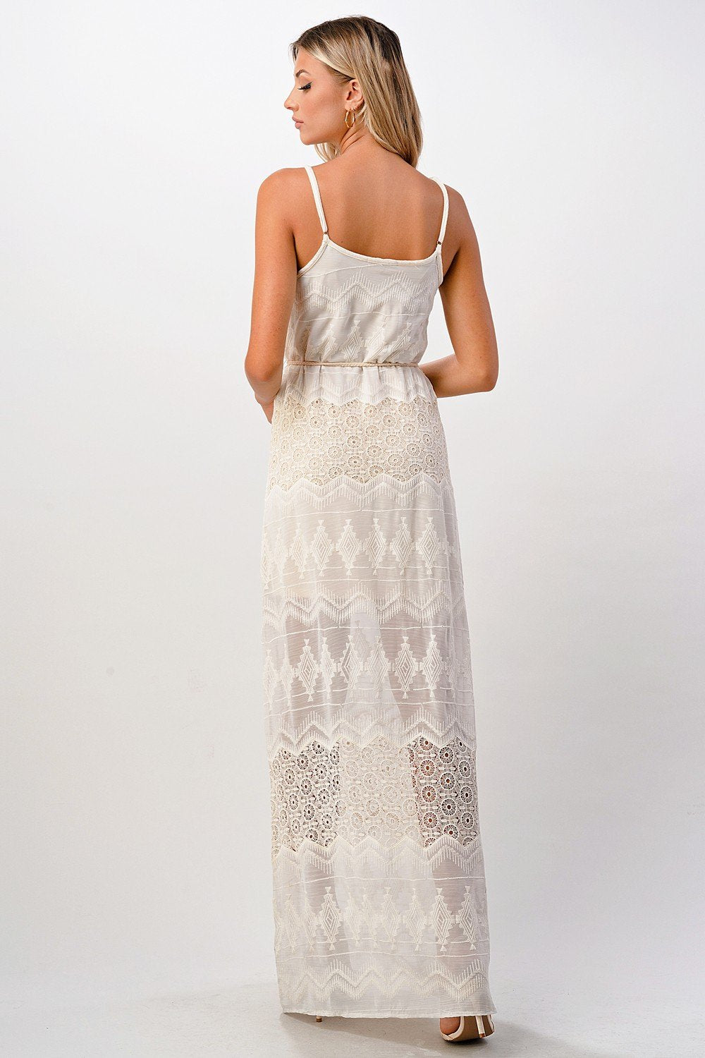 Vestido largo bordado de inspiración bohemia con tirantes ajustables