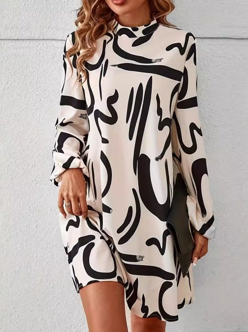 Vestido mini estampado de manga larga con cuello alto