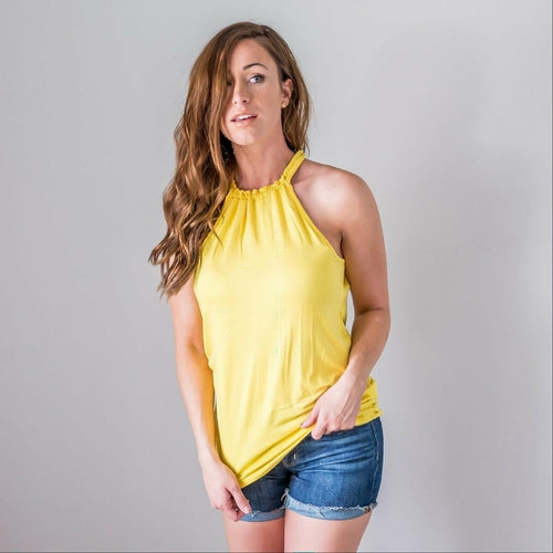 Camiseta sin mangas con cuello halter y abertura en la espalda
