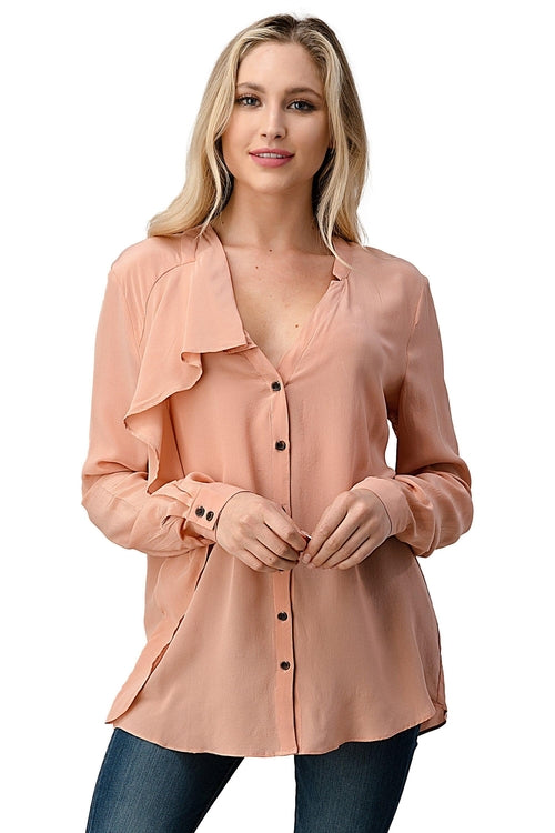Blusa con botones y detalle de volantes