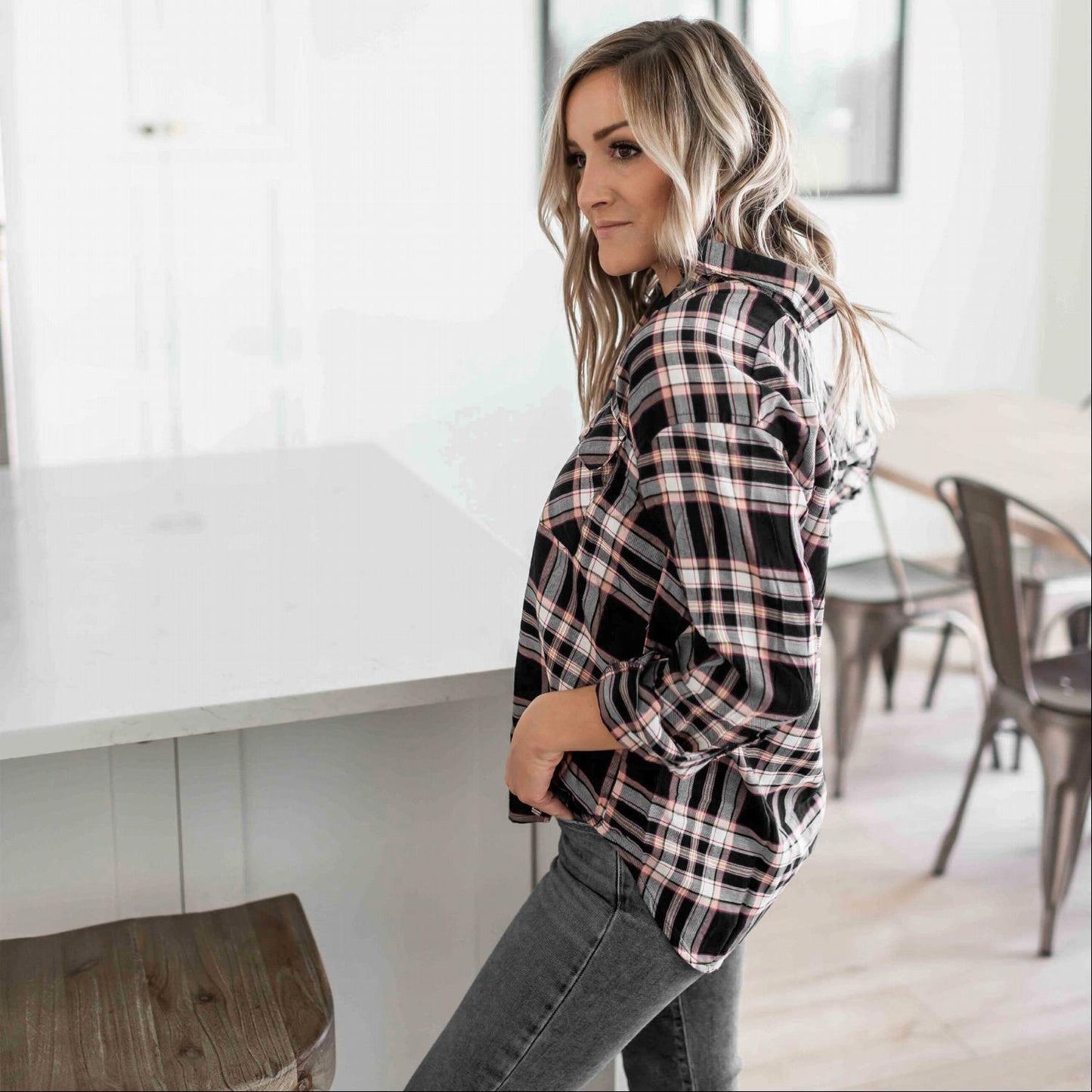 Double Flap Pocket Button-up Plaid Shirt With Roll-up Long Sleeves