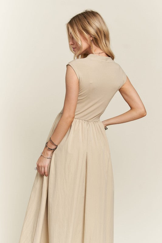 Robe à manches courtes et col en V ADORA