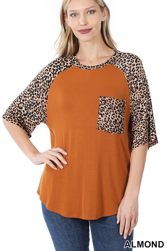 Blusa con estampado de leopardo atrevido