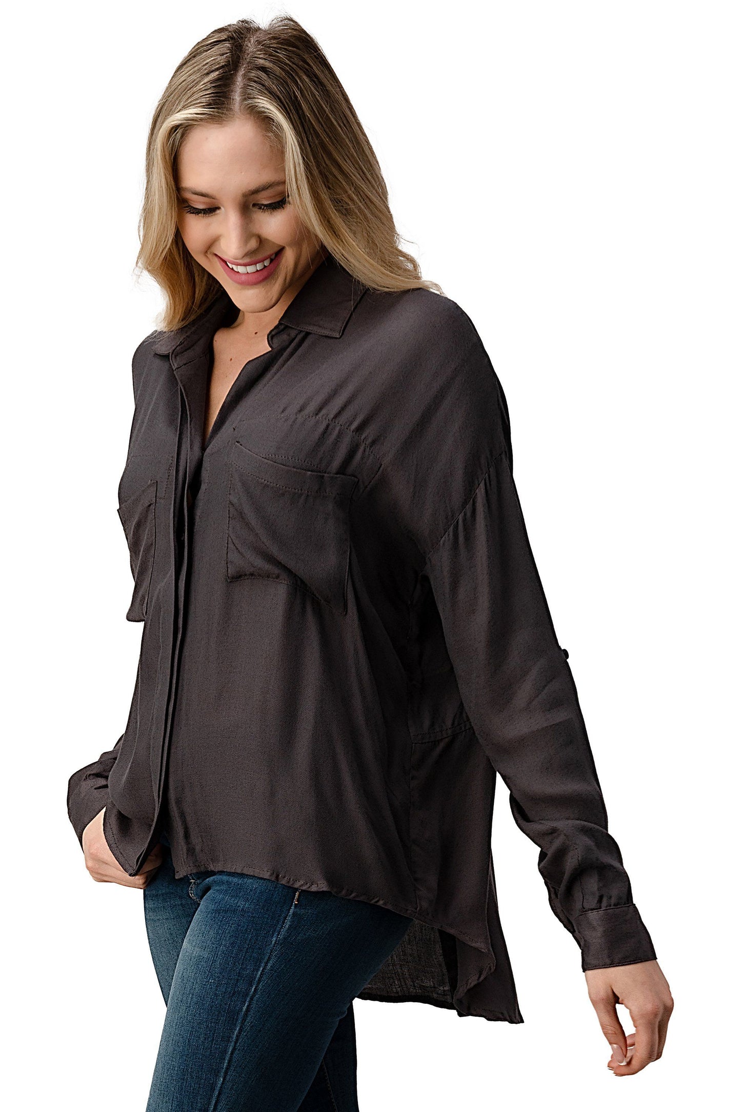 Camisa oversize con botones y bolsillos delanteros