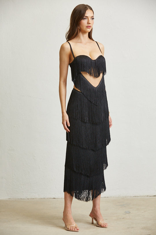 Vestido con flecos fruncidos