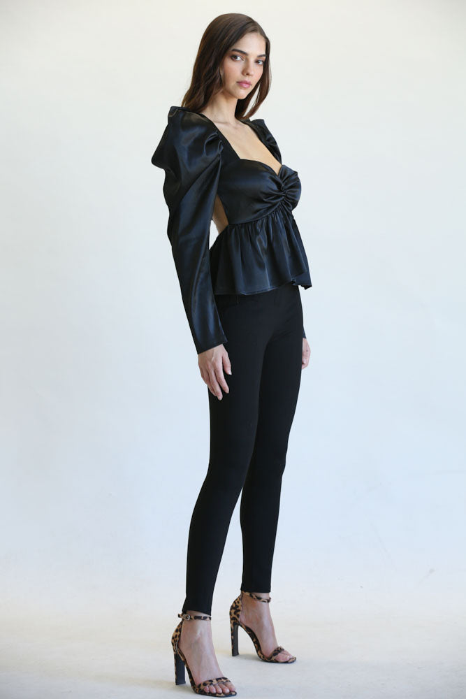 Top Eva con escote cuadrado y cintura peplum