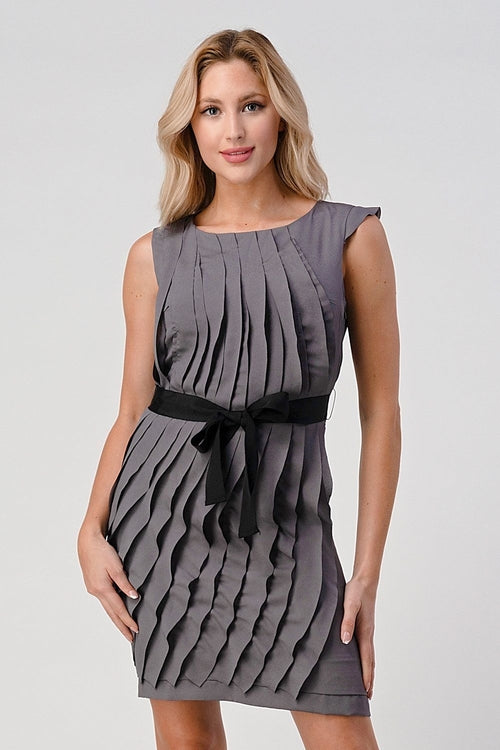 Robe droite plissée sans manches pour femme avec lien à la taille