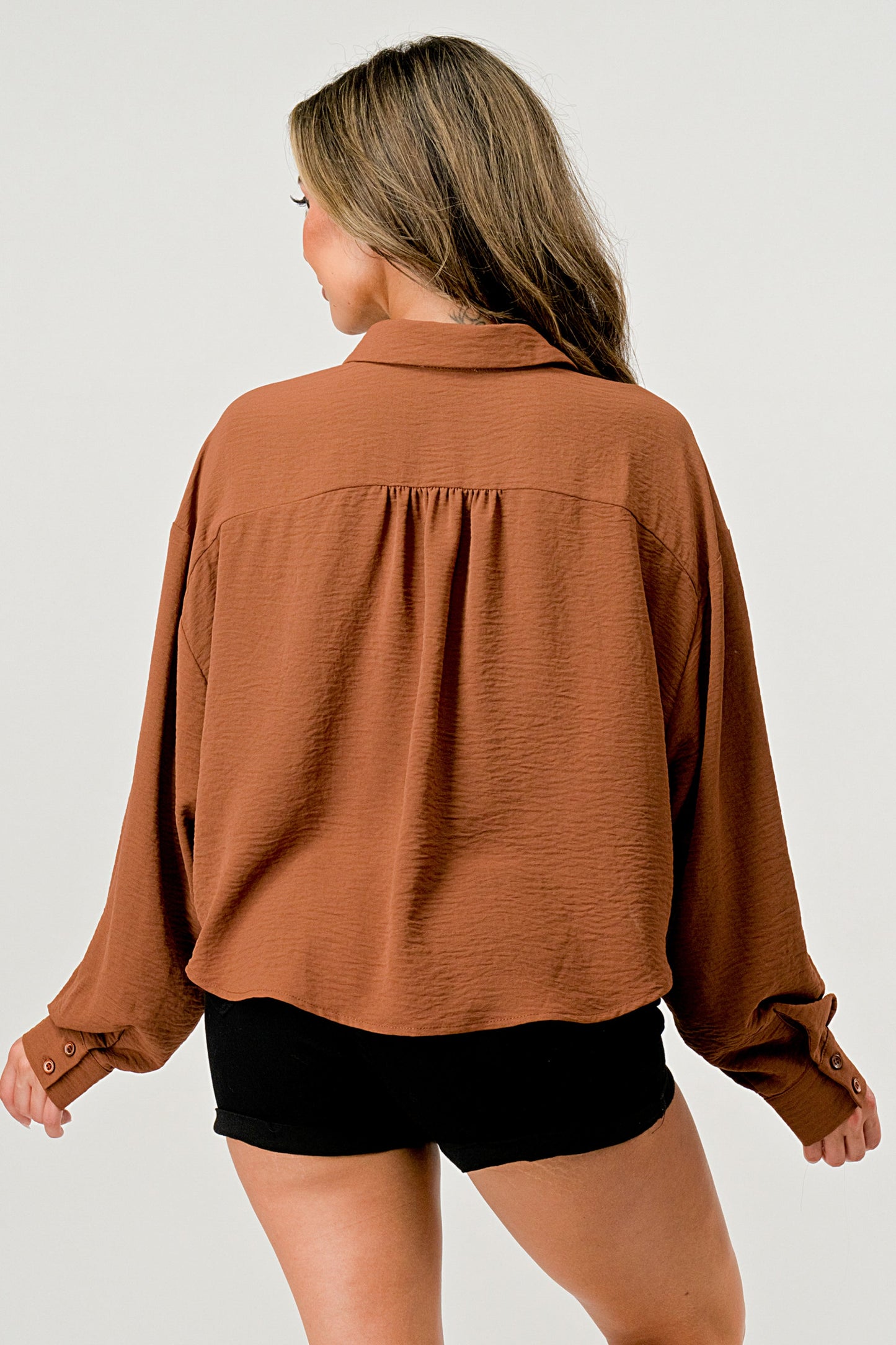 Chemise boutonnée oversize pour femme - Haut court décontracté et élégant