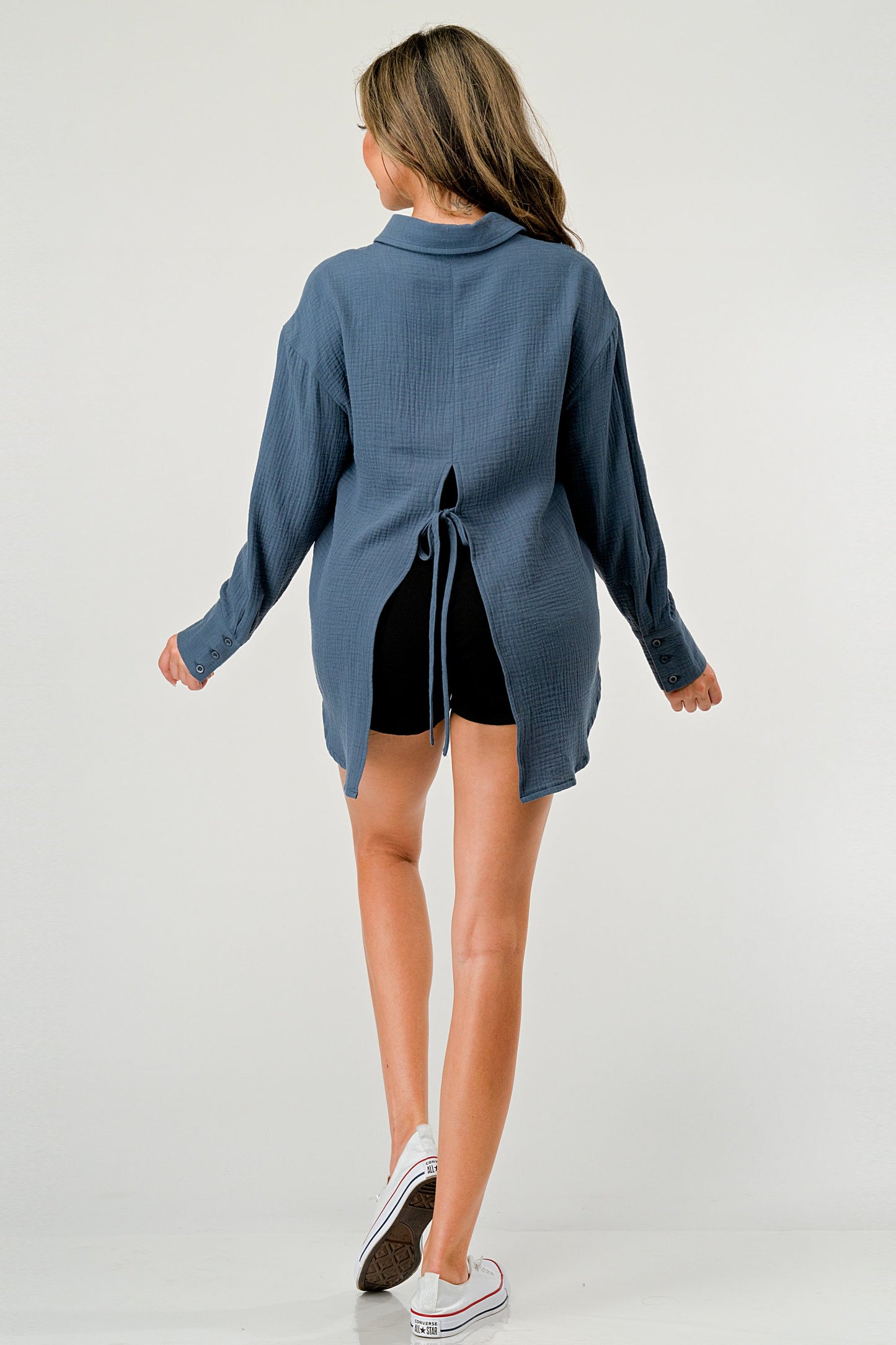 Camisa extragrande con botones: un estilo informal sin esfuerzo