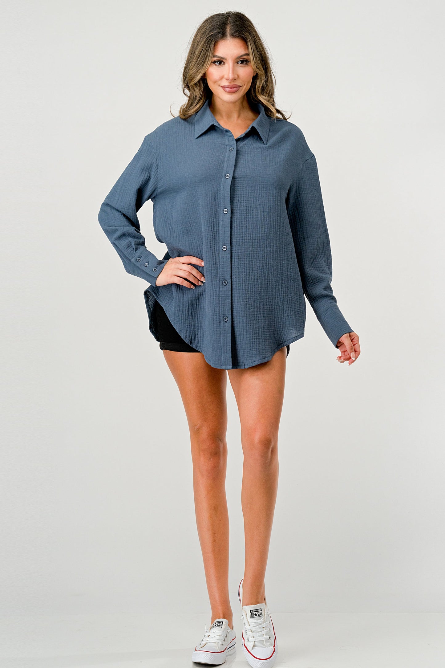 Camisa extragrande con botones: un estilo informal sin esfuerzo
