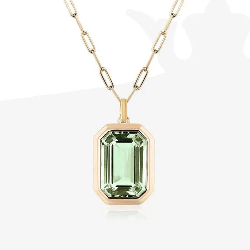 Hermoso collar con colgante de cristal cuadrado geométrico