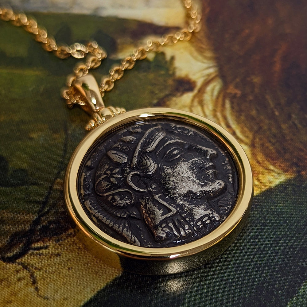 Collier de pièces de monnaie romaines vintage Amorita