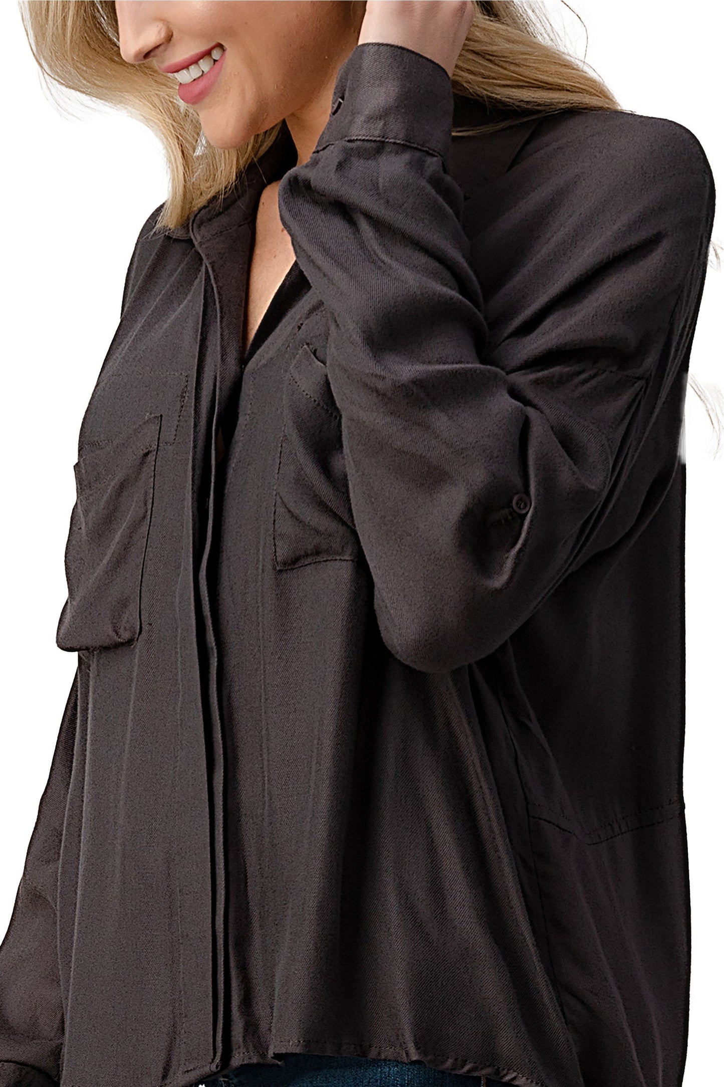 Camisa oversize con botones y bolsillos delanteros