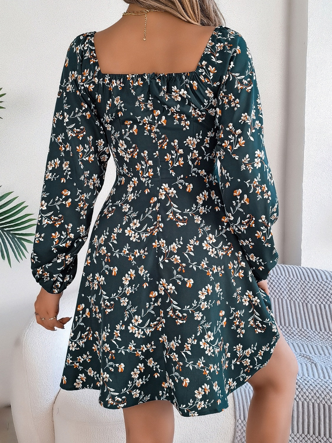 Vestido mini estampado con escote corazón y mangas globo