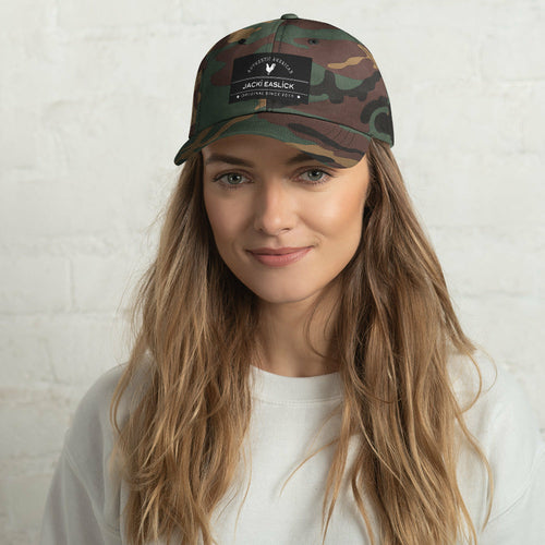 Gorra con logotipo bordado de Jacki Easlick