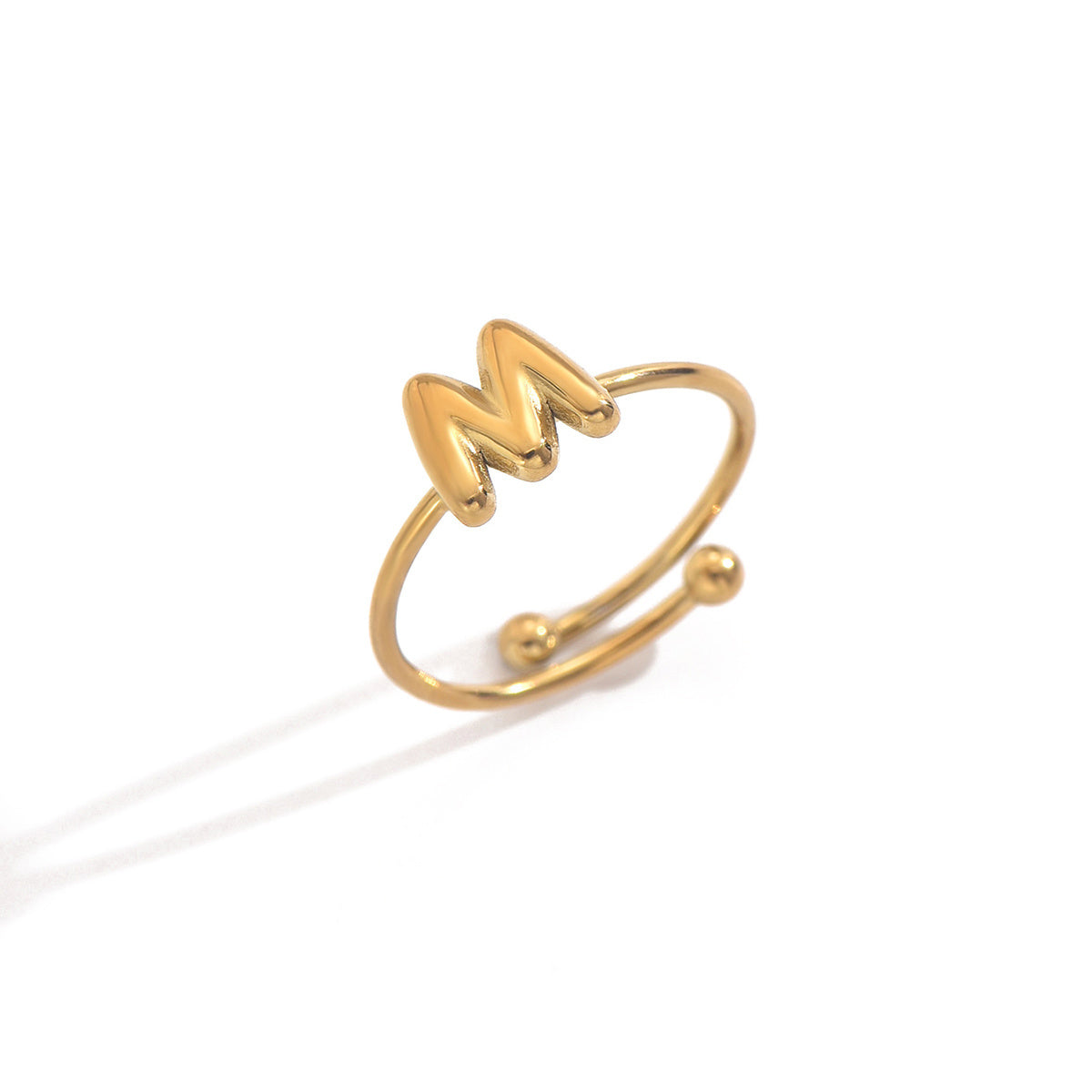 Bague alphabet moderne en acier inoxydable plaqué or 18 carats Lxalry avec accents sphériques poli miroir, bijoux hypoallergéniques pour femmes, sans danger pour la peau, ne se décolore pas, cadeau de luxe, lettres AZ complètes