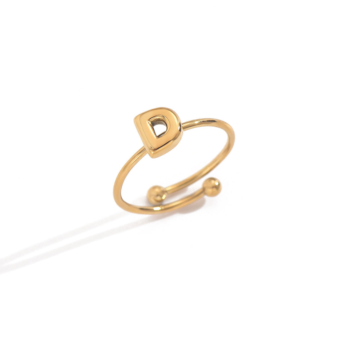Bague alphabet moderne en acier inoxydable plaqué or 18 carats Lxalry avec accents sphériques poli miroir, bijoux hypoallergéniques pour femmes, sans danger pour la peau, ne se décolore pas, cadeau de luxe, lettres AZ complètes