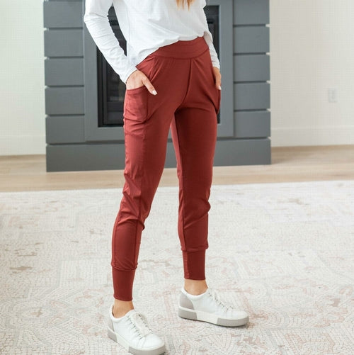 Pantalones deportivos ajustados y sólidos con bolsillos