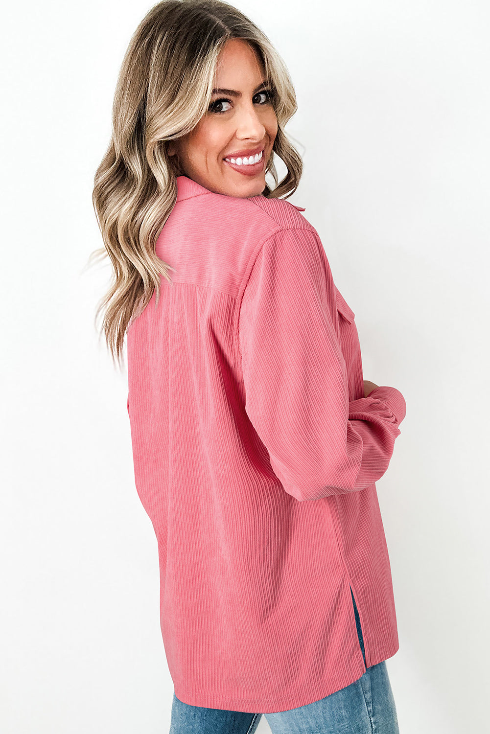 Chaqueta de pana Bonbon con botones, detalle de solapa y aberturas laterales