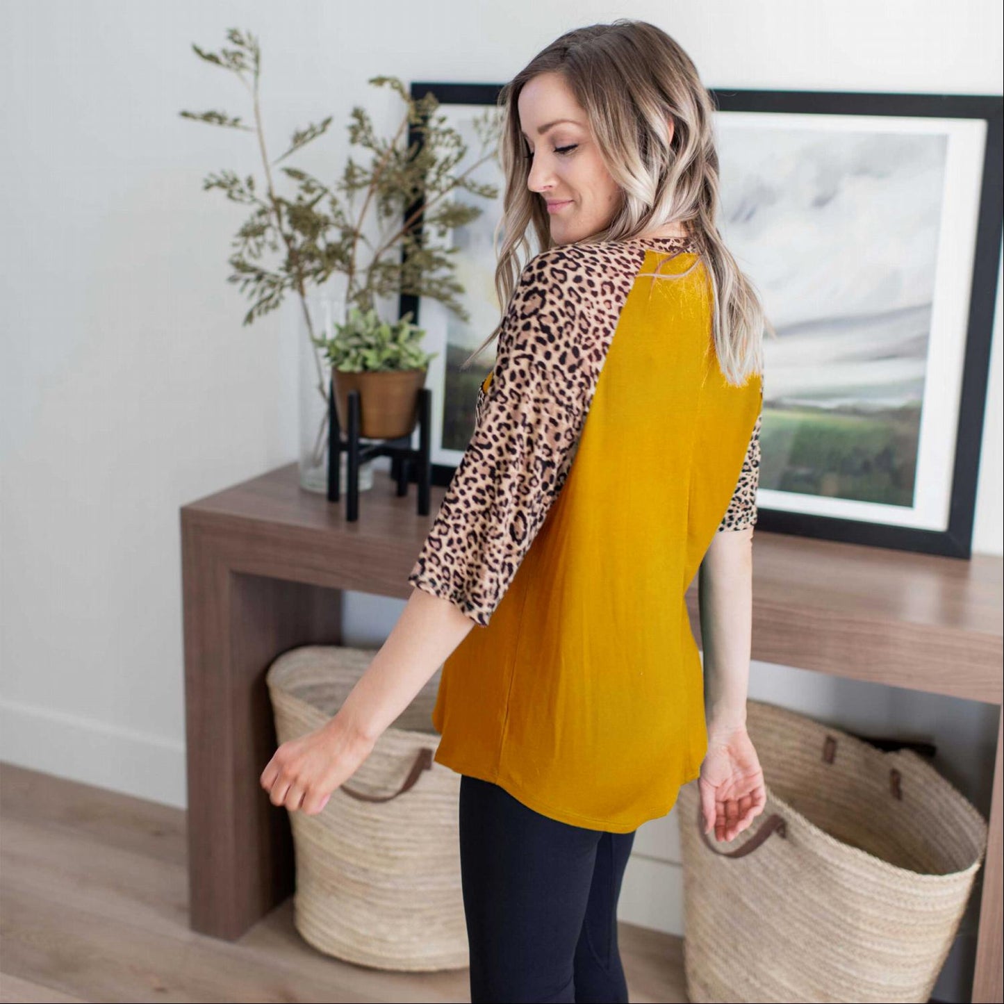 Blusa con estampado de leopardo atrevido