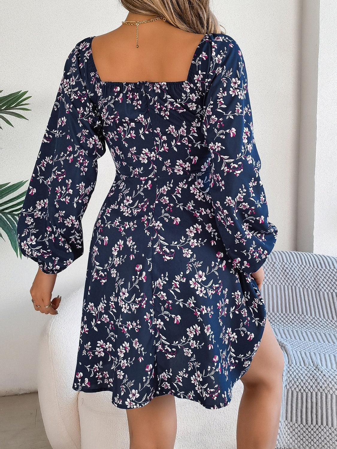 Vestido mini estampado con escote corazón y mangas globo