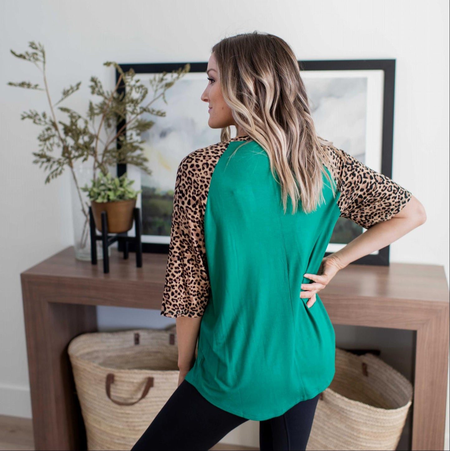 Blusa con estampado de leopardo atrevido