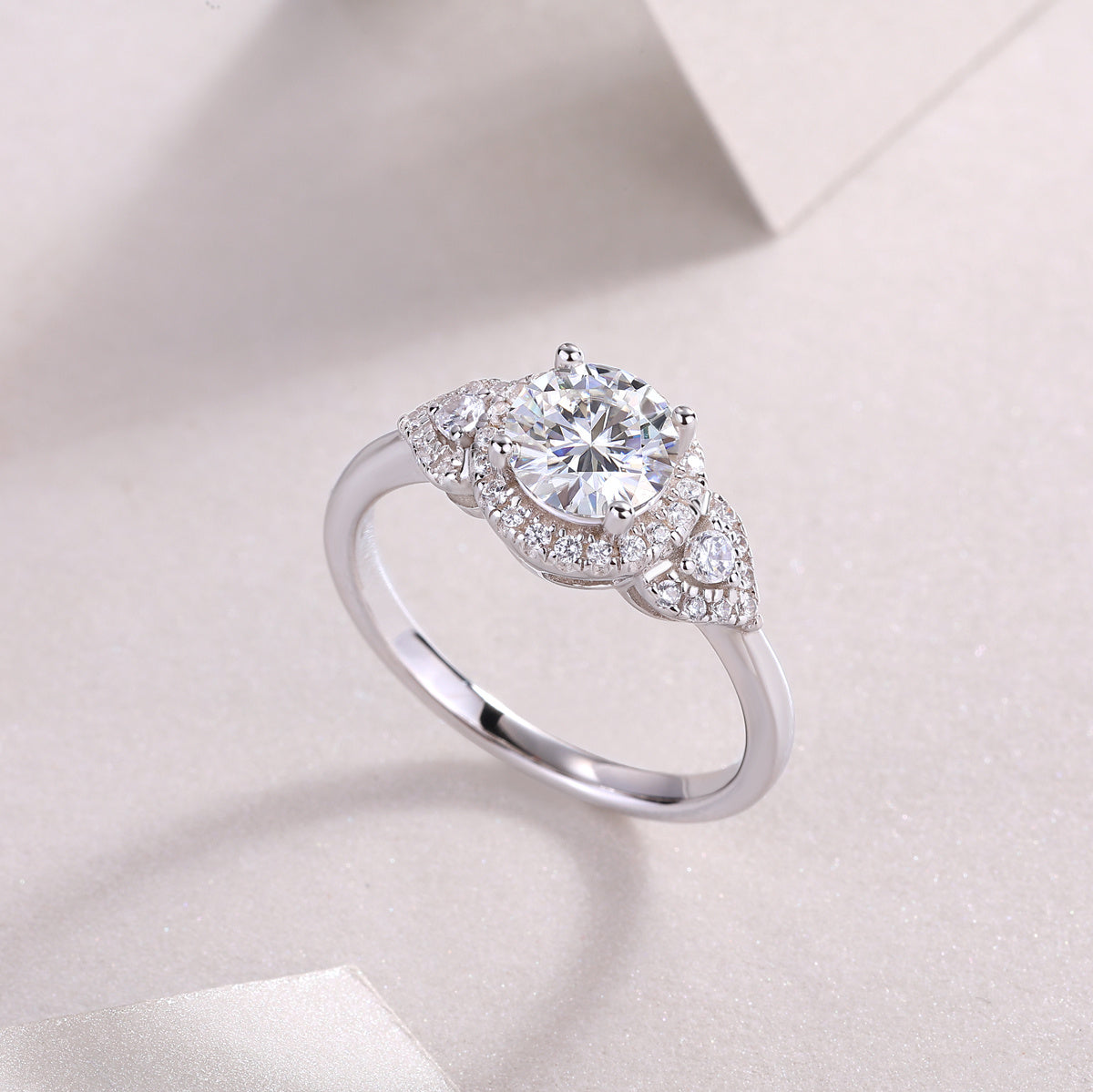 Bague de mariage de luxe en argent avec diamants et moissanite