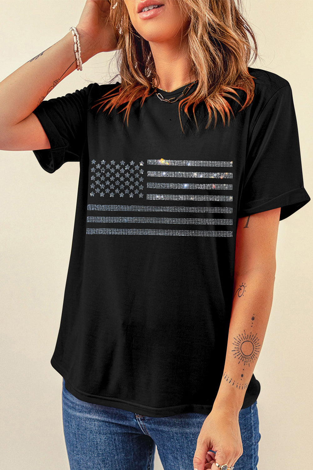 Camiseta de manga corta con cuello redondo y bandera estadounidense con diamantes de imitación