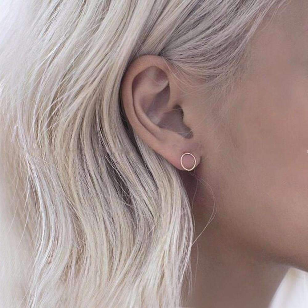 Boucles d'oreilles classiques en forme de cercle