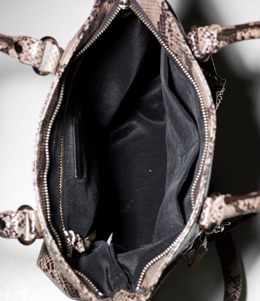 Bolso Python con minibolso desmontable