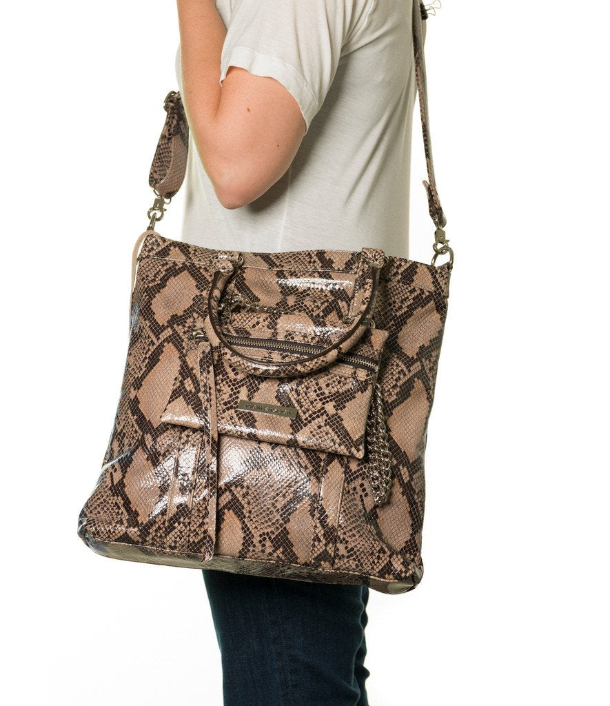 Bolso Python con minibolso desmontable