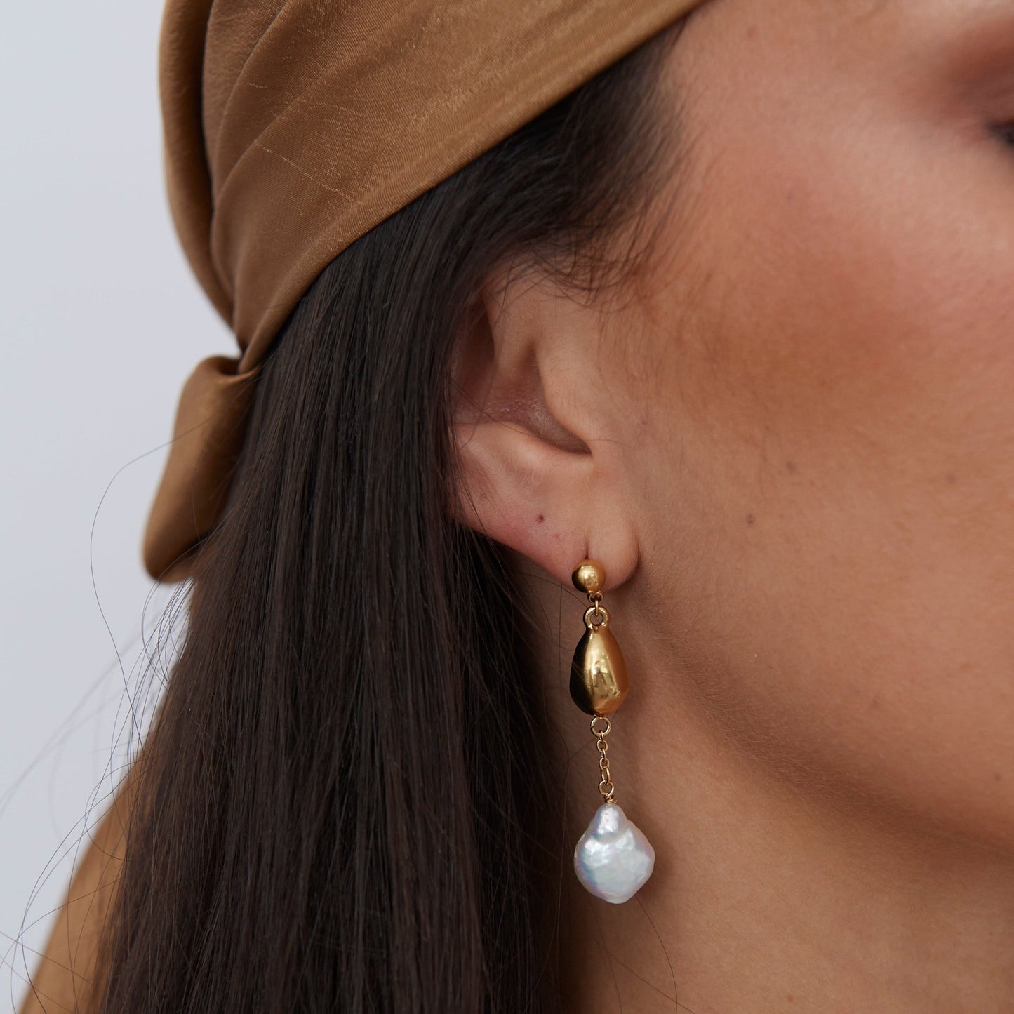 Boucle d'oreille pendante en perles Layla