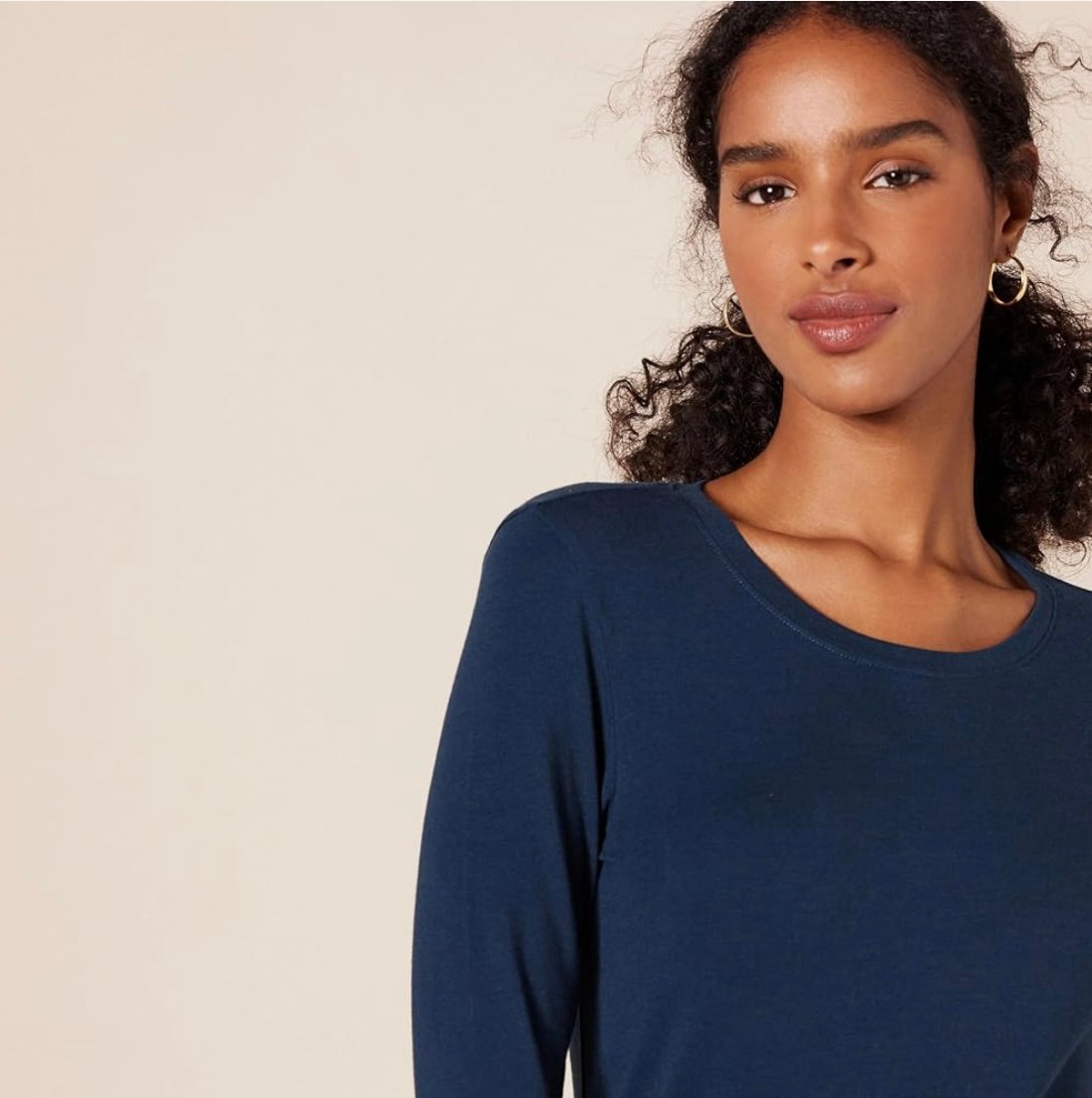 T-shirt ras du cou à manches longues et coupe classique pour femme