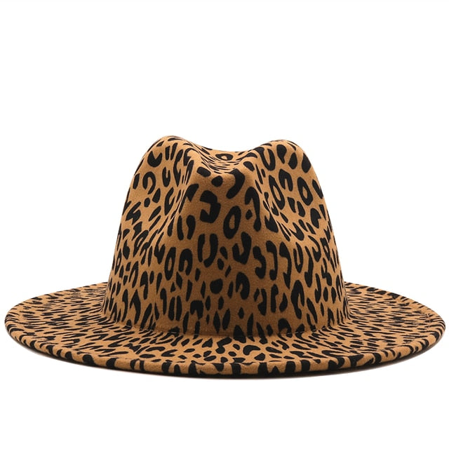 Chapeau femme à large bord en feutre de laine imprimé léopard et fond rouge