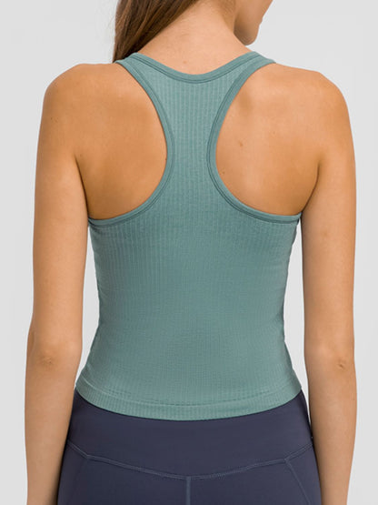 Camiseta deportiva con cuello redondo y espalda cruzada