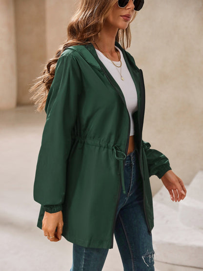 Chaqueta cortavientos impermeable de manga larga con capucha para exteriores de Ivy Lane