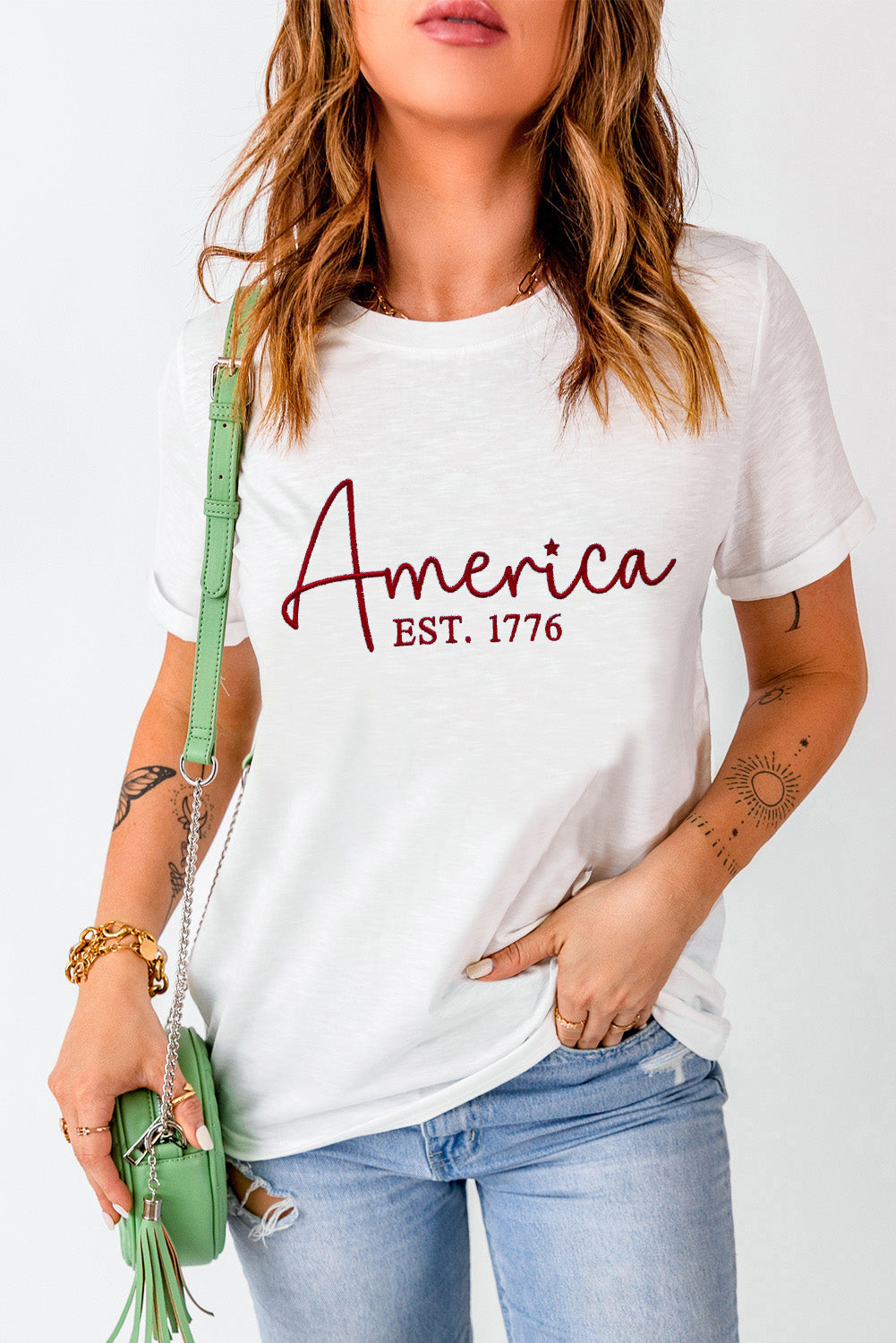 Camiseta de manga corta con cuello redondo y gráfico de letras