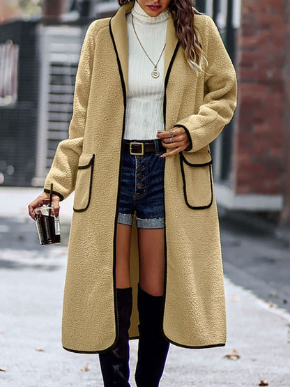 Manteau à manches longues avec bordure contrastée et poches