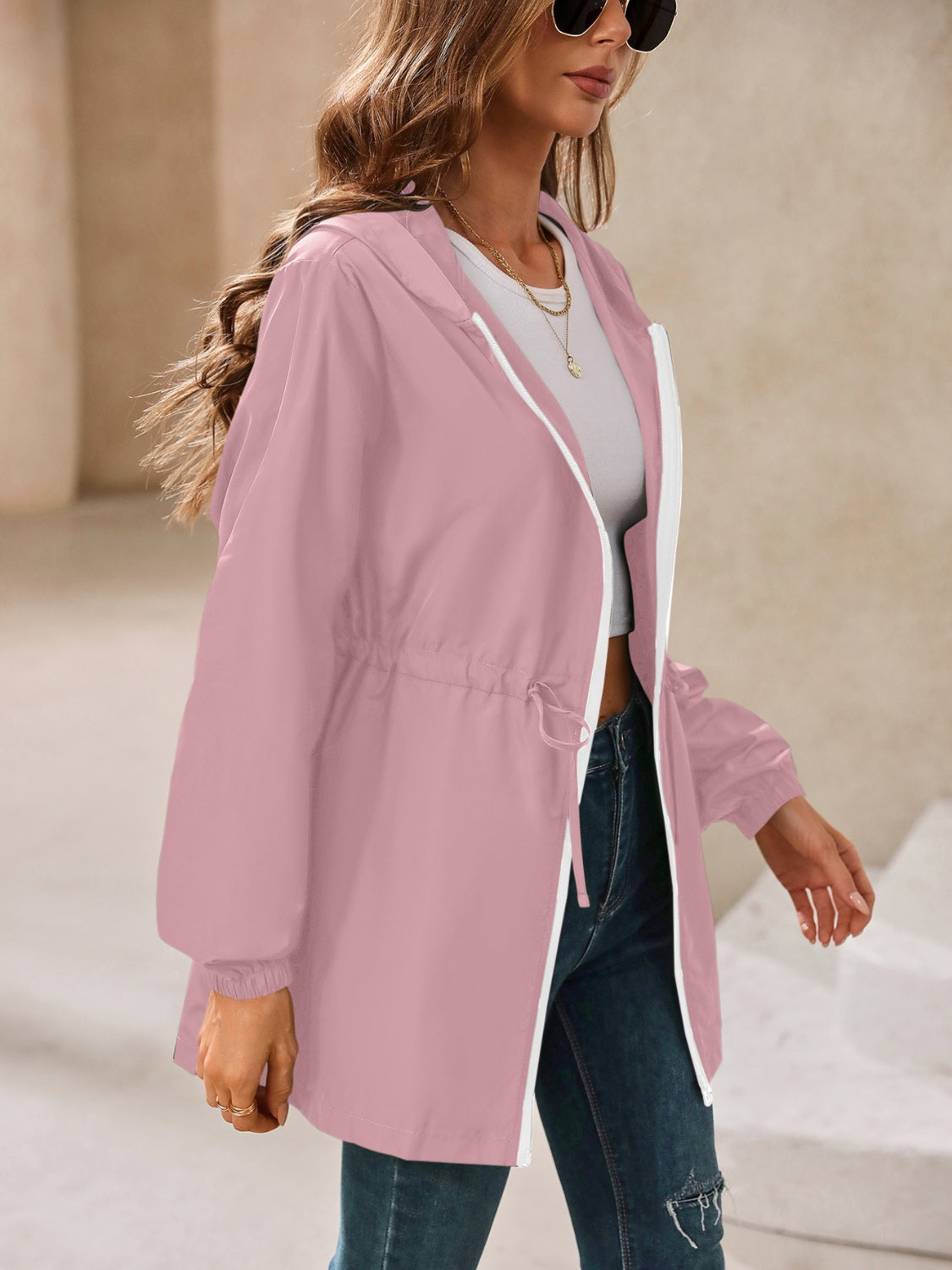 Chaqueta cortavientos impermeable de manga larga con capucha para exteriores de Ivy Lane