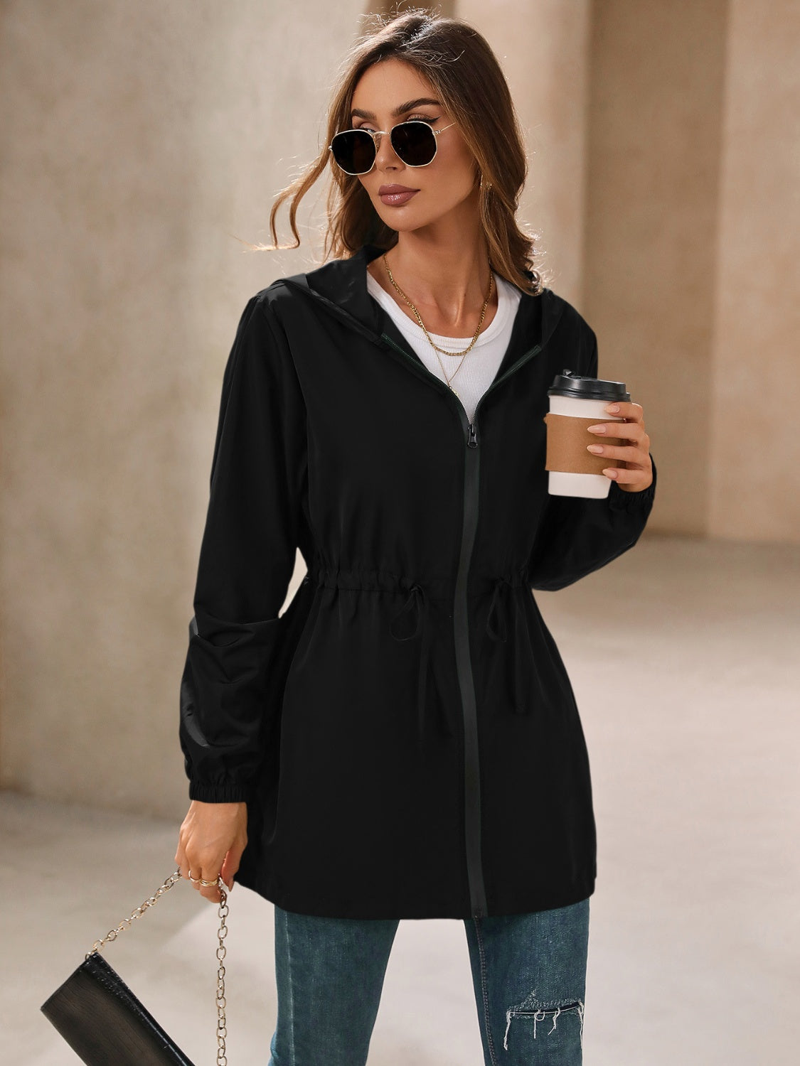 Chaqueta cortavientos impermeable de manga larga con capucha para exteriores de Ivy Lane