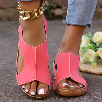 Les chaussures compensées d'été faciles à enfiler