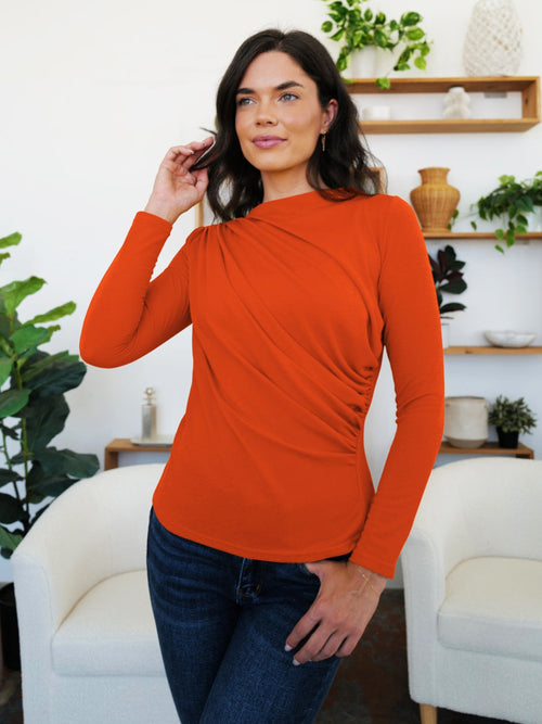 Camiseta de manga larga con cuello alto fruncido