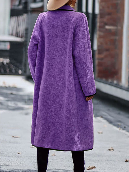 Manteau à manches longues avec bordure contrastée et poches