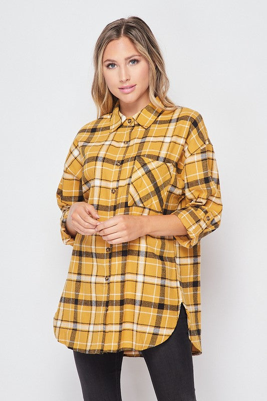 Chemise en flanelle à carreaux, boutonnée et à une poche, avec manches longues retroussables