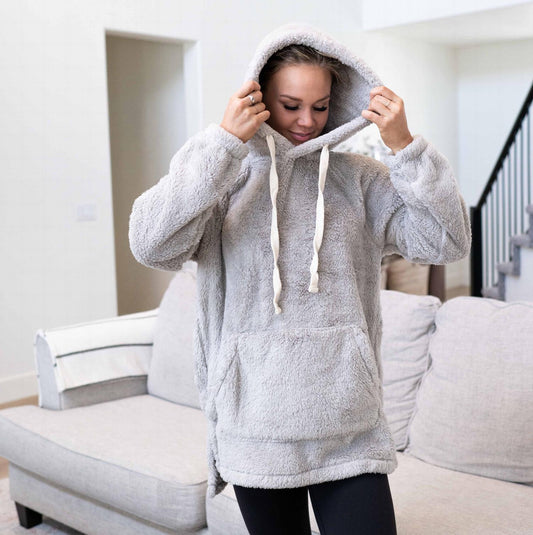 Pull à capuche en fausse fourrure avec poches kangourou