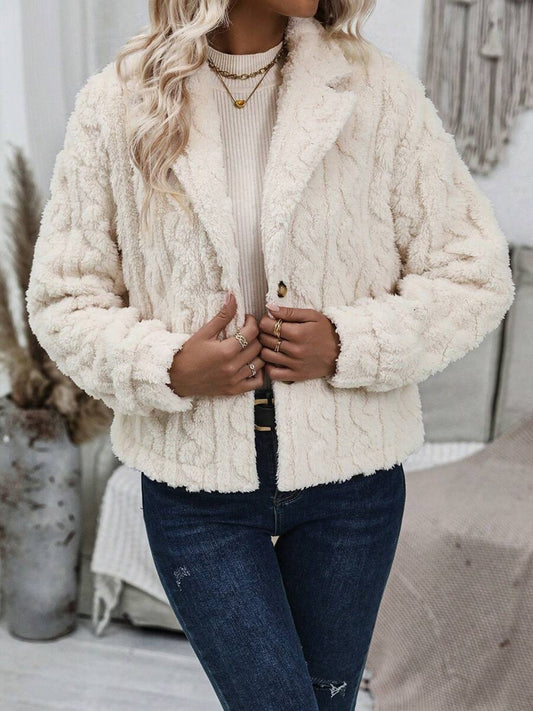 Veste à col boutonné duveteux