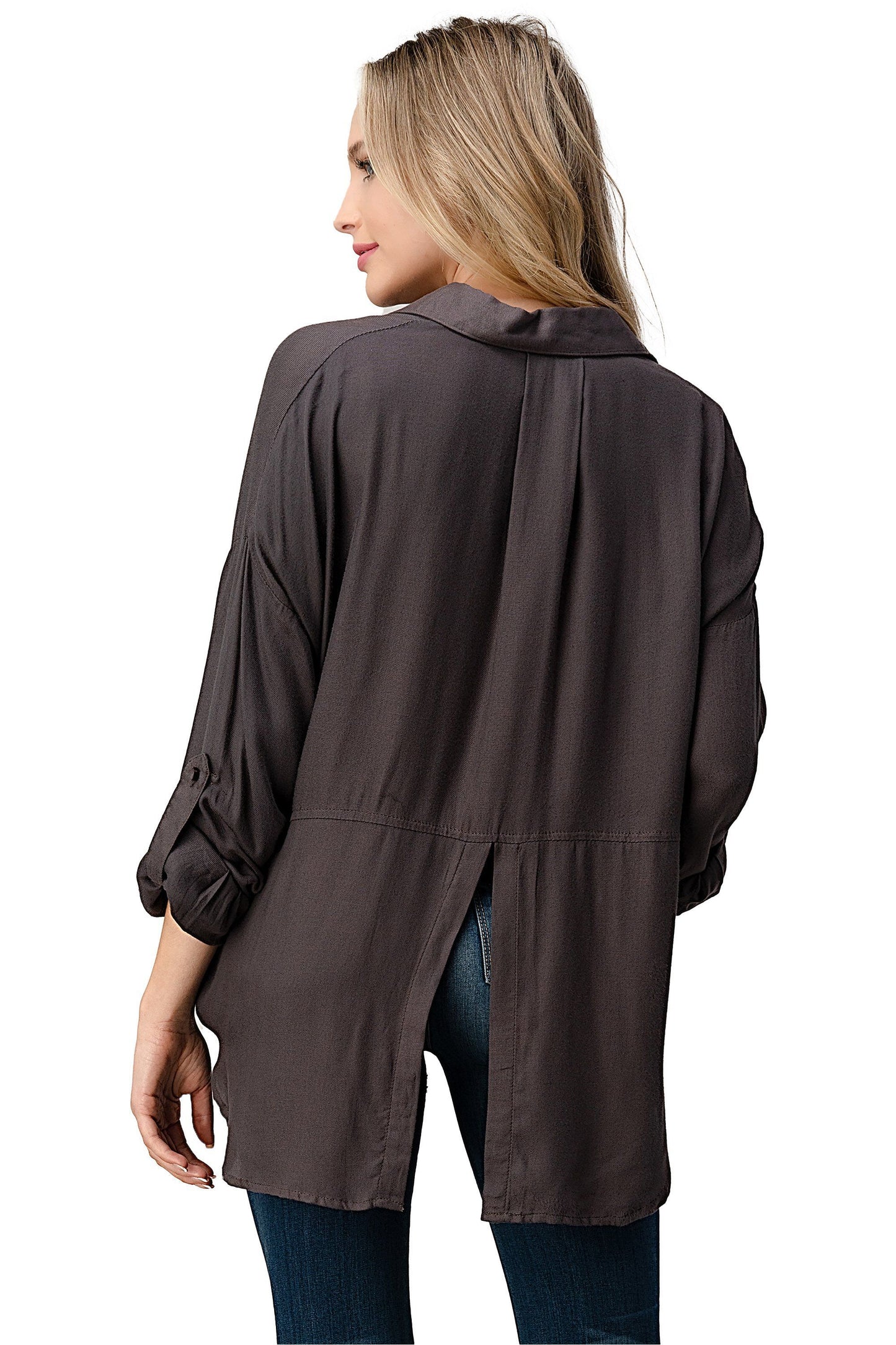Camisa oversize con botones y bolsillos delanteros
