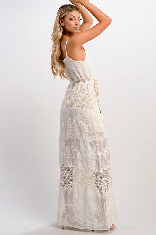 Vestido largo bordado de inspiración bohemia con tirantes ajustables